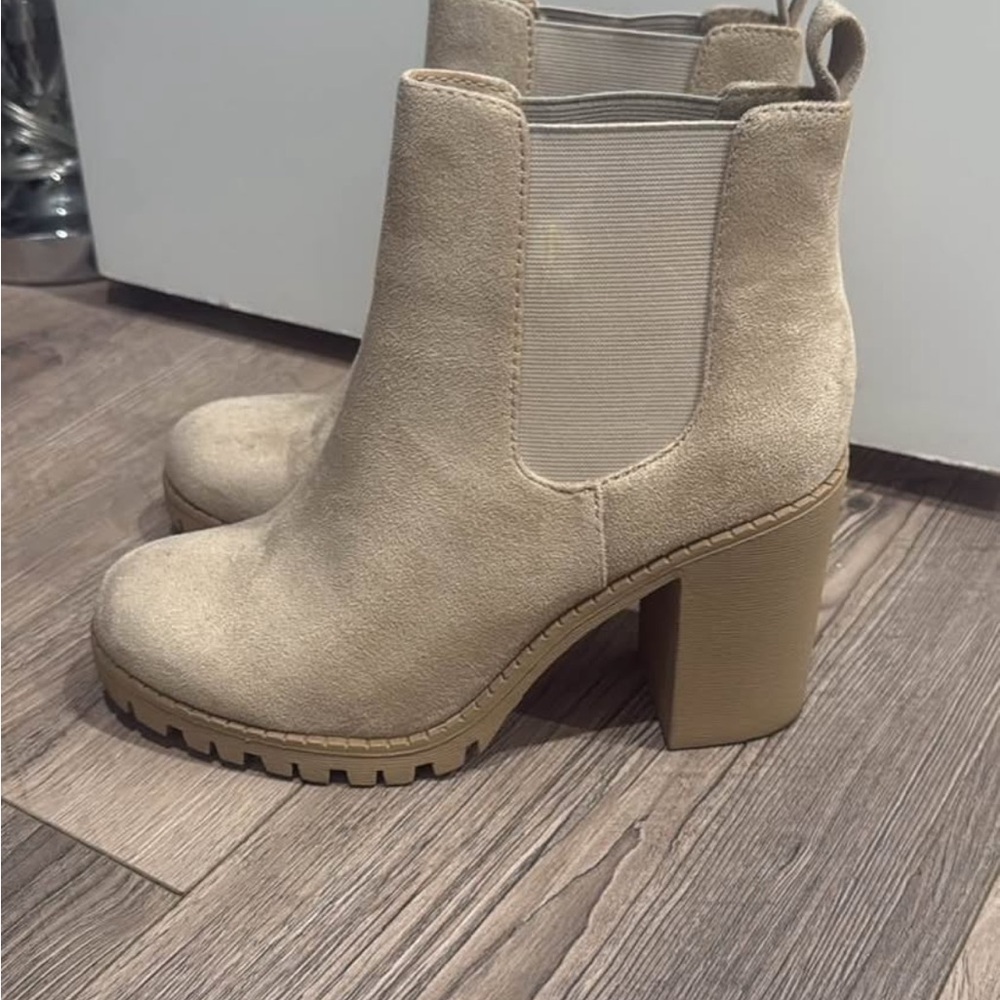 Stylish Tan Ankle Boots for Women